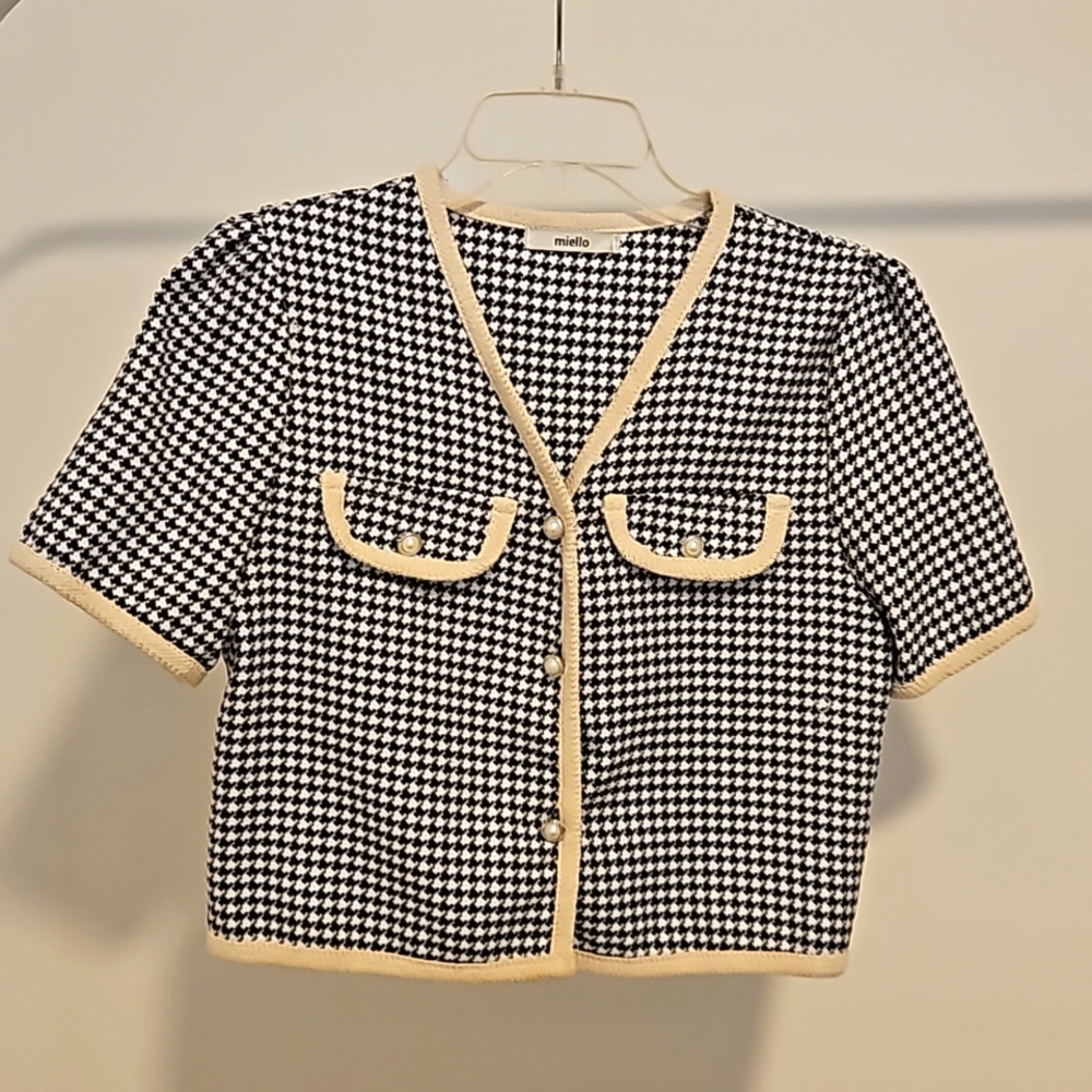 VINTAGE Pearl Button Half Sleeve Sweater